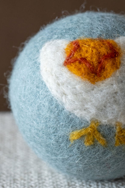 White Bird wool dryer ball, detail photo