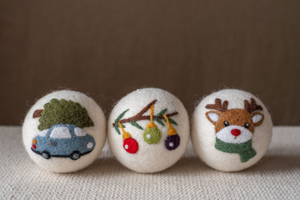 Reindeer set wool dryer ball, detail photo