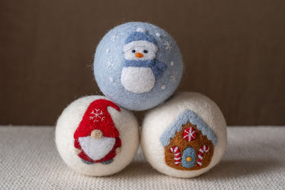 Snowman set wool dryer ball, studio photo