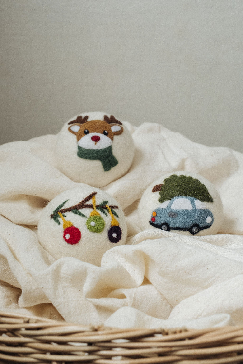 Reindeer set wool dryer ball, theme photo