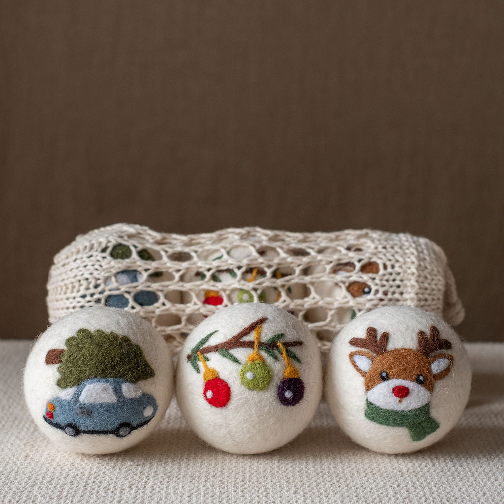 Reindeer set wool dryer ball, theme photo