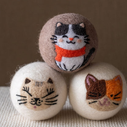 Cats set wool dryer ball, square crop