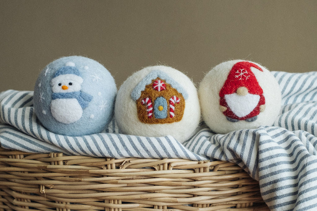 Snowman set wool dryer ball, theme photo