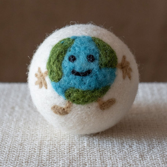 Earth wool dryer ball, square crop