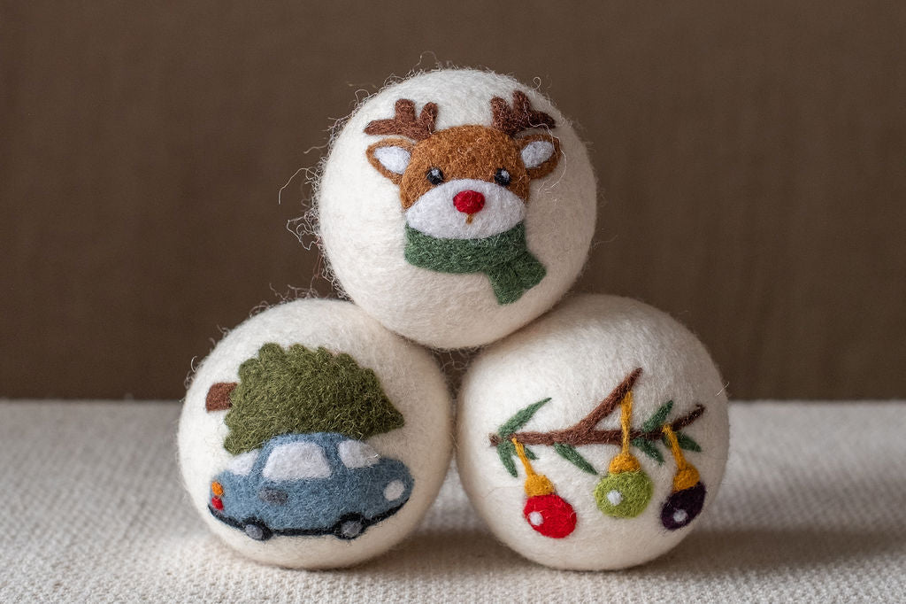 Reindeer set wool dryer ball, studio photo