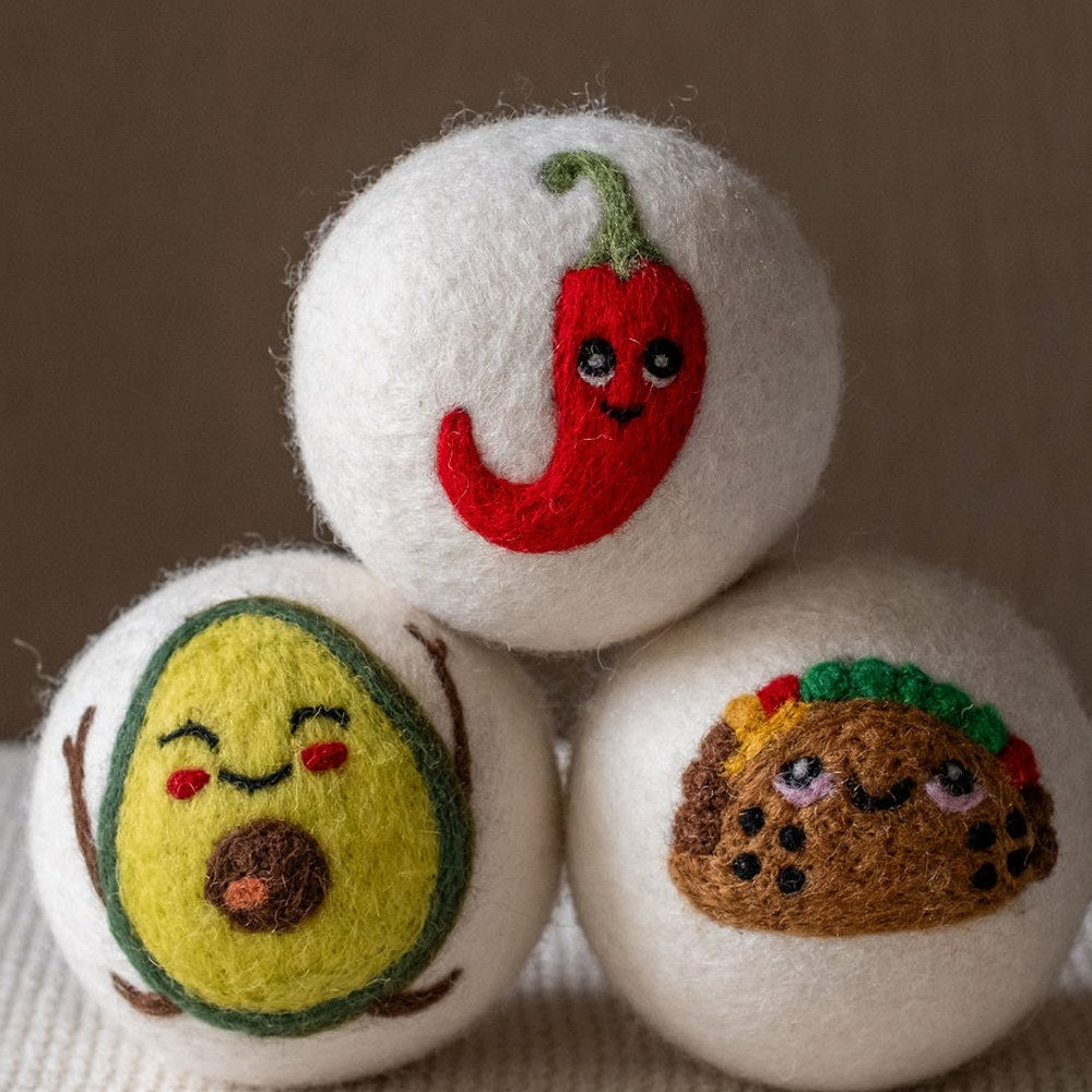 Kitchen set wool dryer ball, square crop