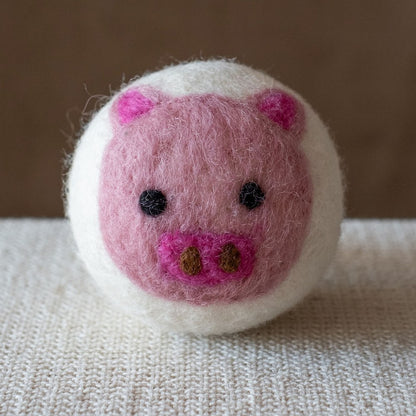 Pig wool dryer ball, square crop
