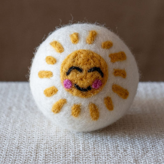 Sun wool dryer ball, square crop