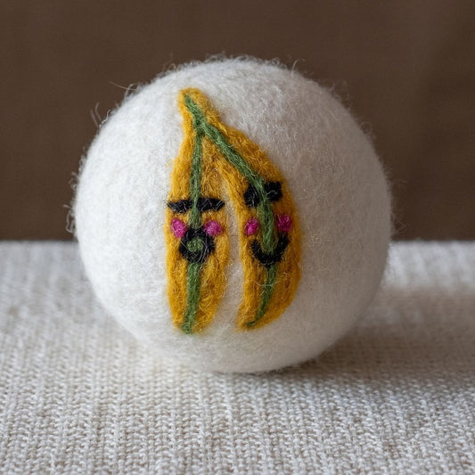 Bananas wool dryer ball, square crop